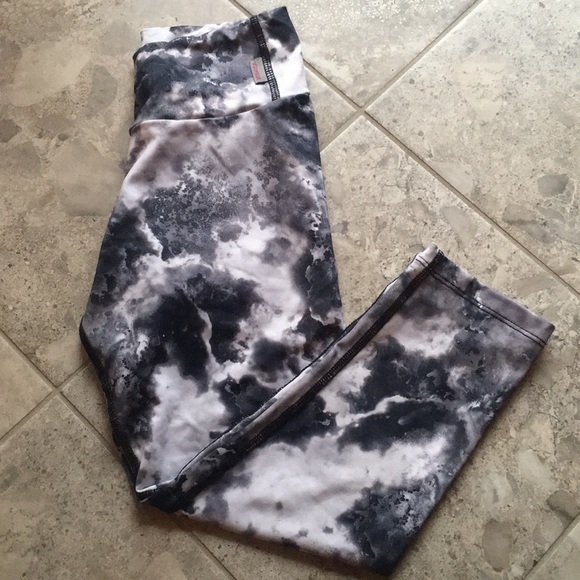 Marble Cropped Active Leggings - Picture 1 of 2